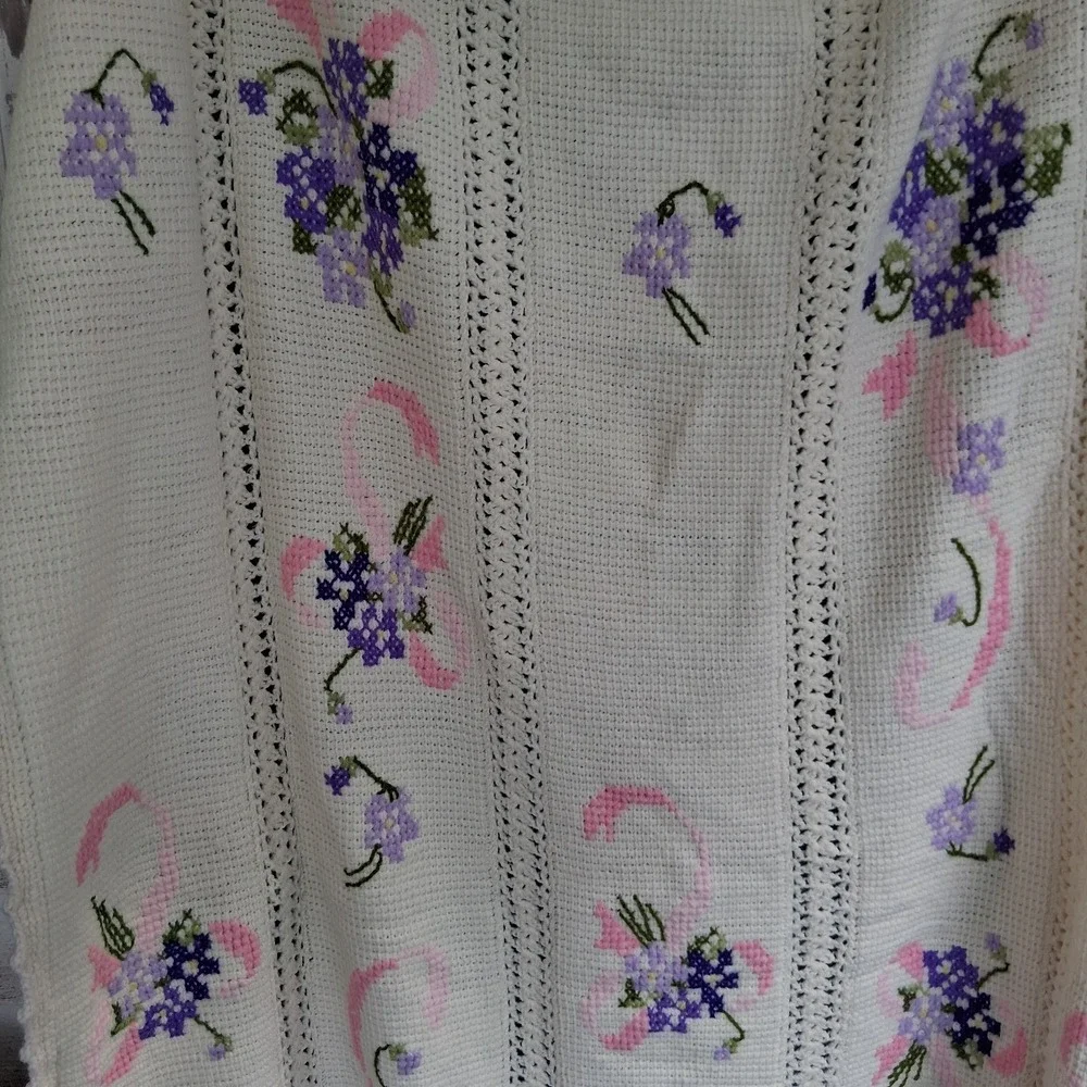 Vintage Crochet Afghan STUNNING Cream Purple Bouquet Floral Pink Ribbon‎ Bows...